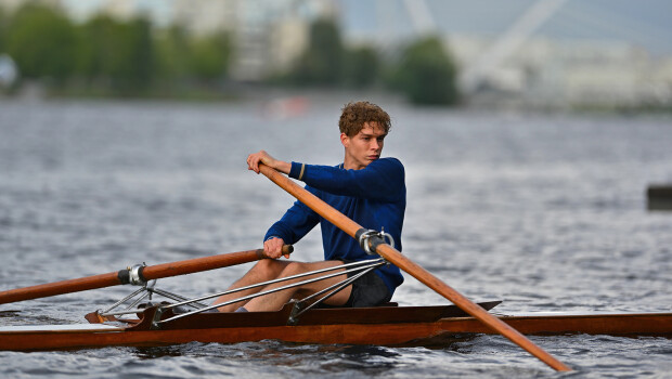 Юра, греби отсюда!