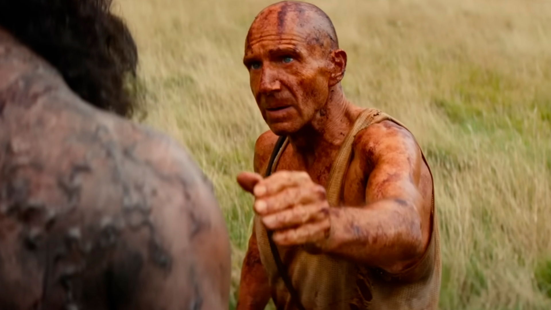Выжившие против выживших 1 kadr iz filma 28 let spustya. hram iz kostej