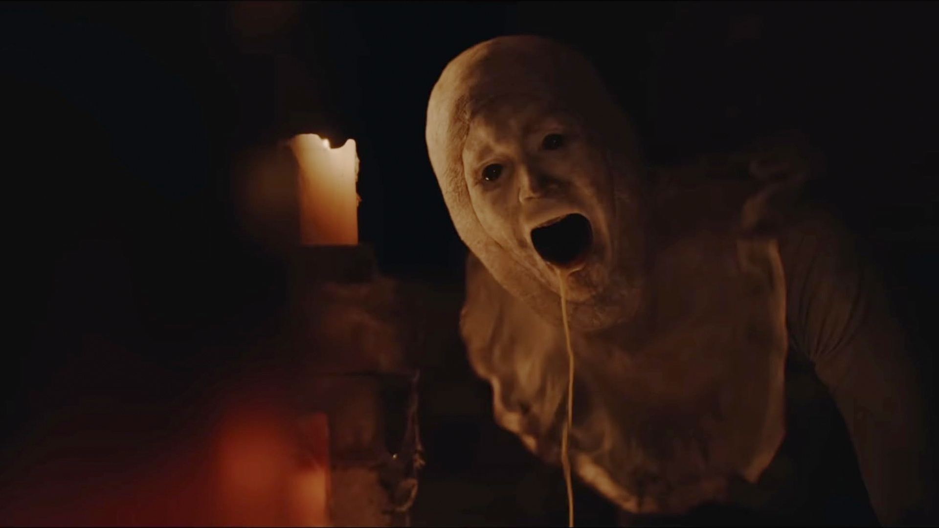 kadr iz filma kriper 2025