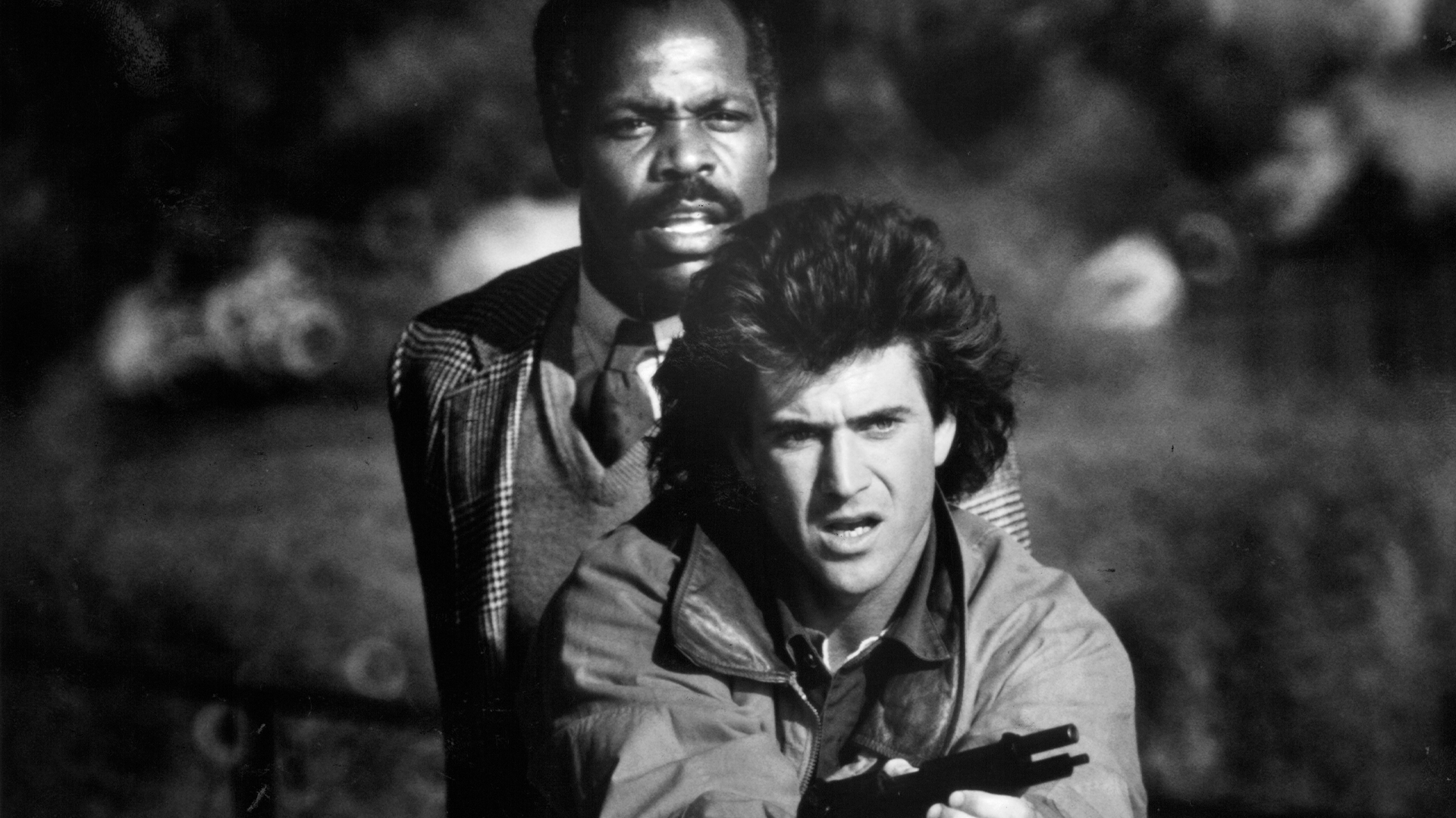 denni glover i mel gibson na semkah smertelnogo oruzhiya 1987