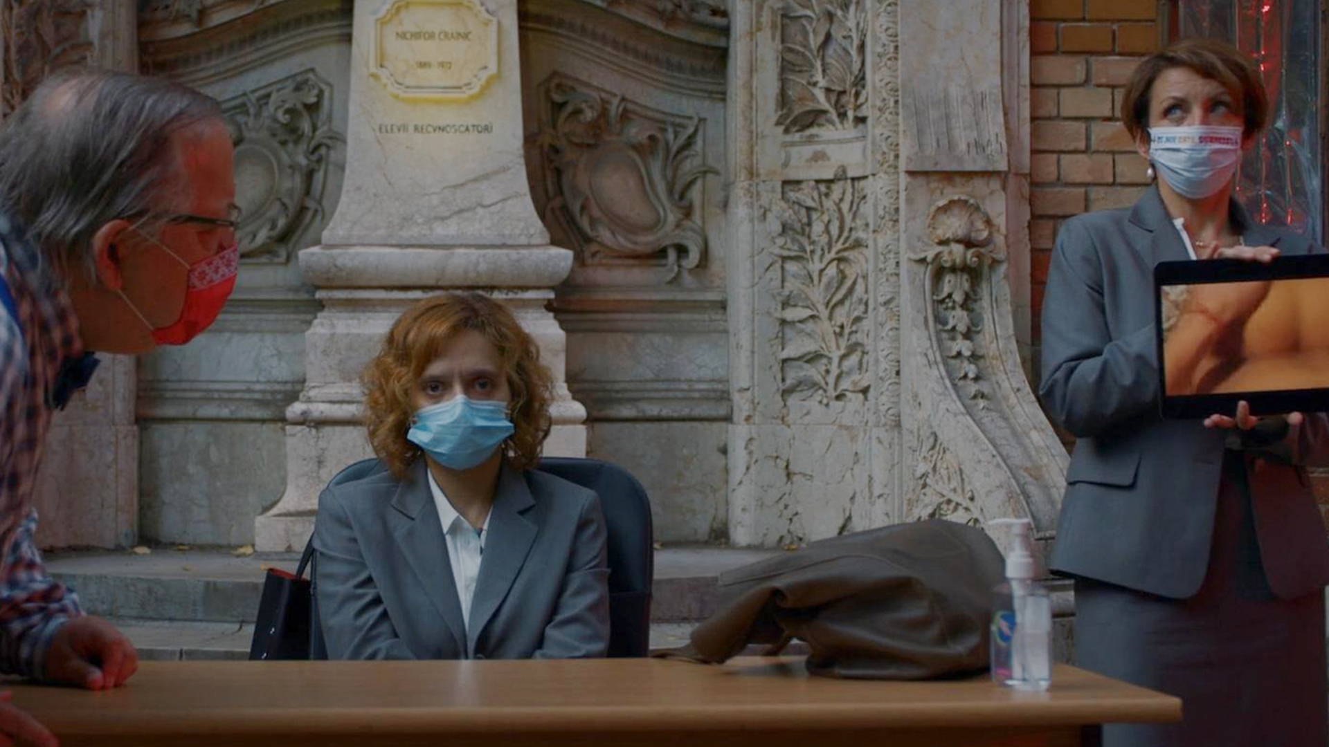 Кино Румынии: фильмы, которые нельзя пропустить 2 kadr iz filma bezumnoe kino dlya vzroslyh 2021