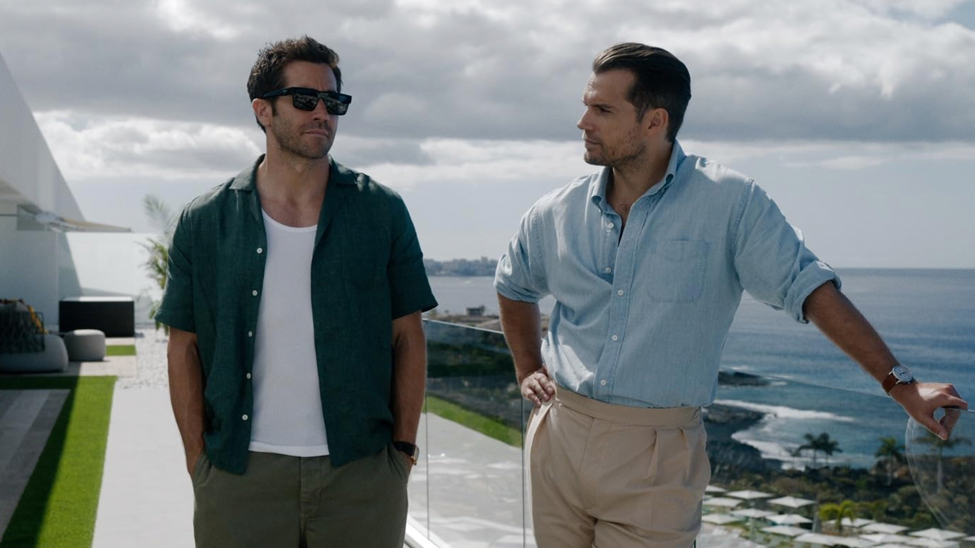 dzhejk dzhillenhol i genri kavill v gryaznyh dengah 2026