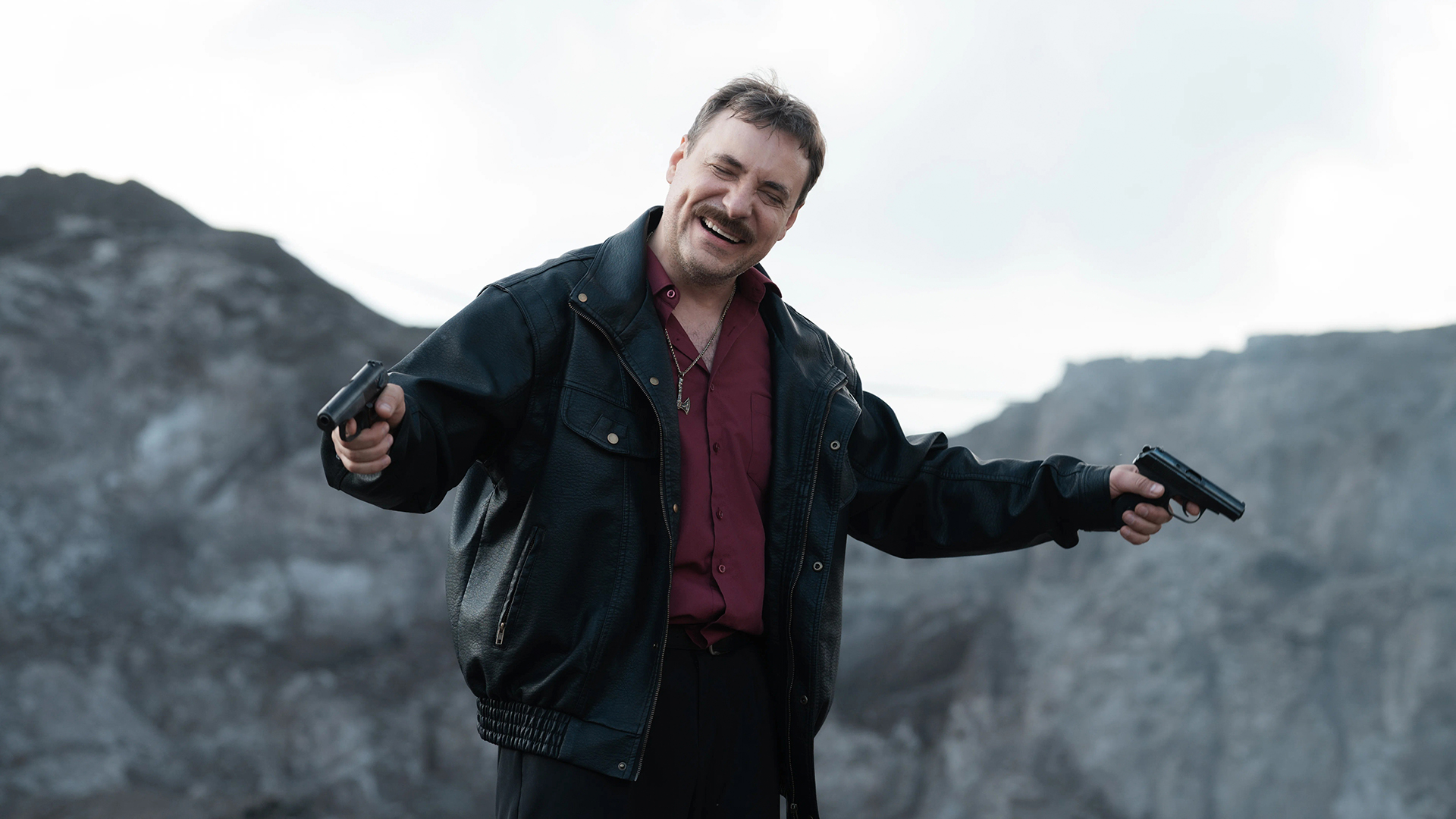 Три новых российских фильма, которые надо посмотреть 3 evgenij czyganov na semkah kartiny chelovek kotoryj smeetsya 2026