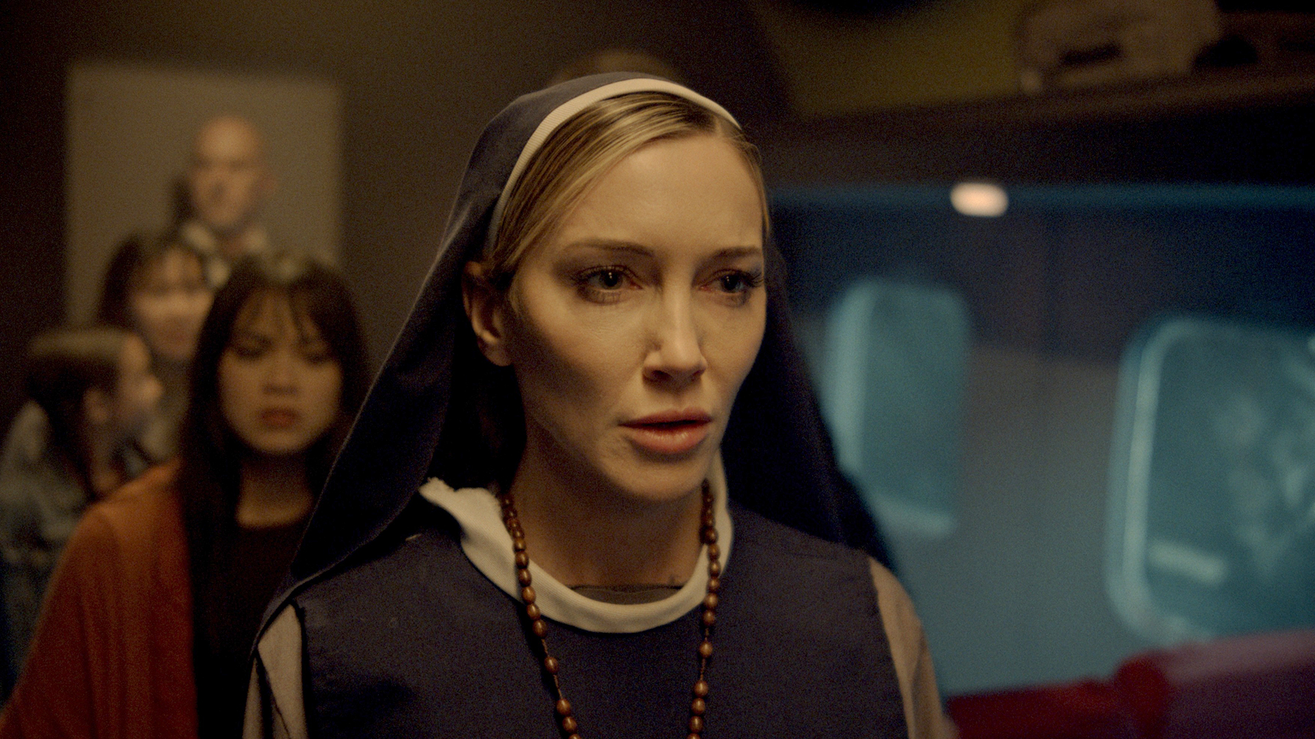 keti kessidi v filme demon skorosti 2026e