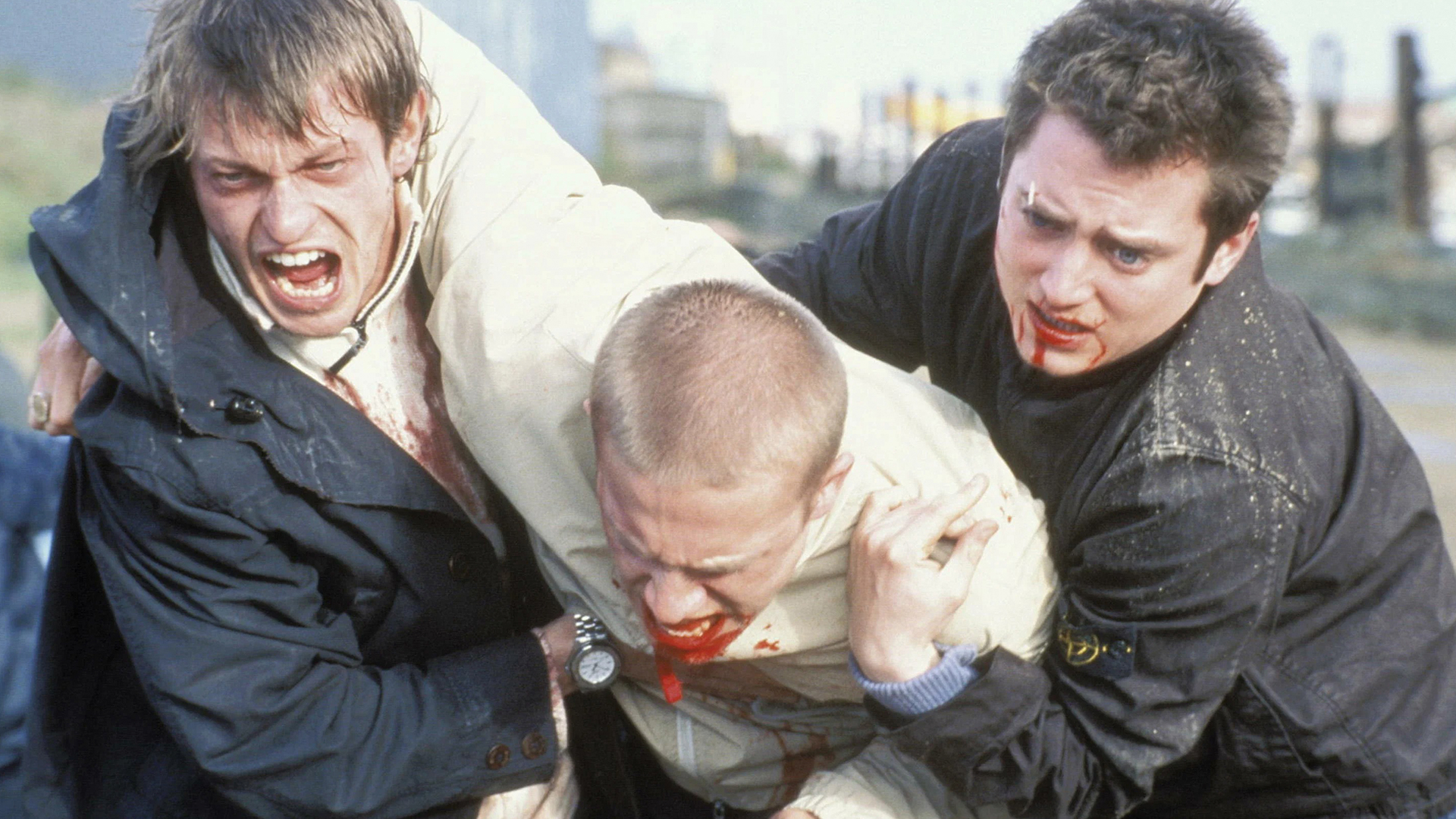Хит-парад голов: 10 фильмов о футболе 10 kadr iz filma huligany