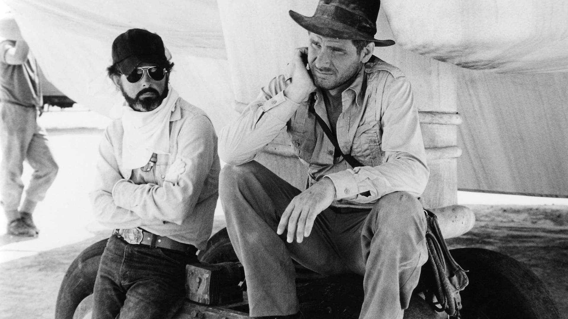Индиана Джонс — самый популярный археолог всех времен 3 dzhordzh lukas i harrison ford na semkah filma indiana
