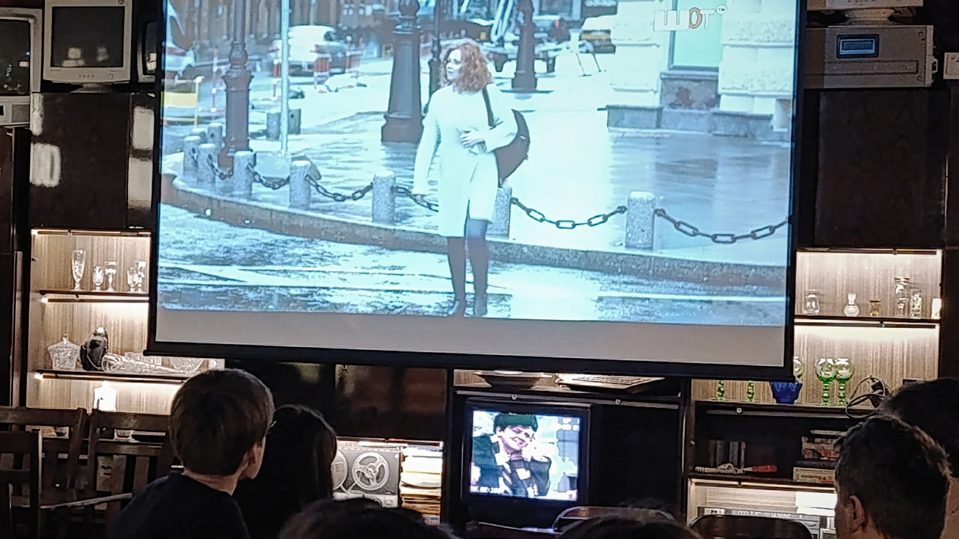 На Арбате стартовали киночетверги SHOT TV 1 Первый Киночетверг ШОТ ТВ на Арбате состоялся 22 октября